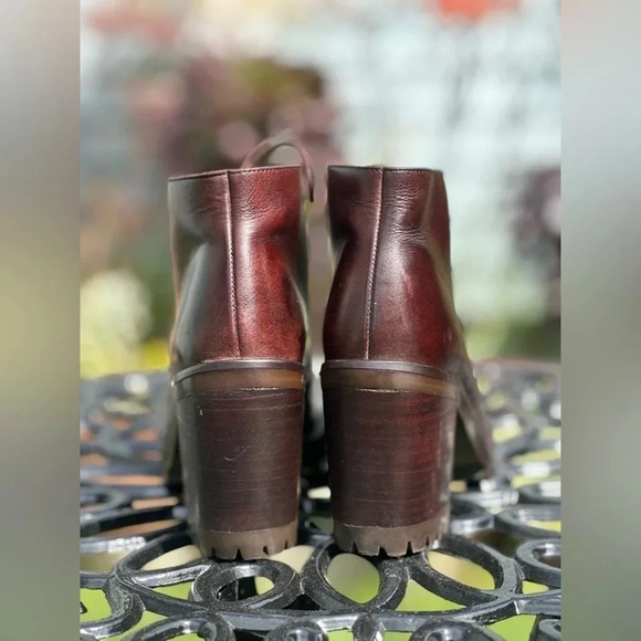 Guess (?) — Vintage Leather Ankle Laced-up Boot - Picture 3 of 6